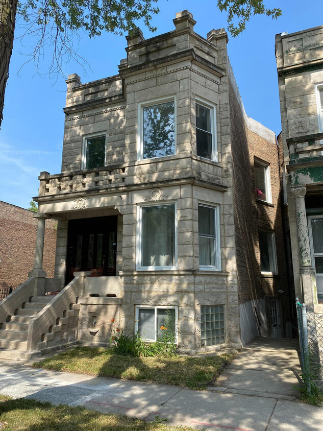 Primary Photo - 1651 S Drake Ave