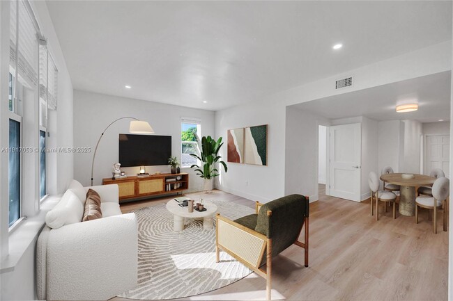 Building Photo - 893 NE 81st St