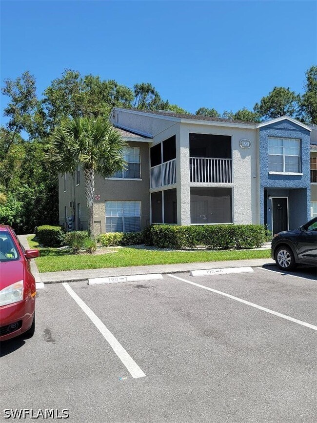 Building Photo - 190 Santa Clara Dr