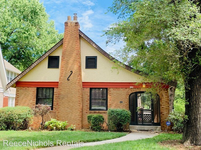 Building Photo - 3 br, 1.5 bath House - 7351 Walnut St.