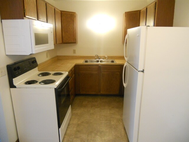 Building Photo - 1718 14th Ave W