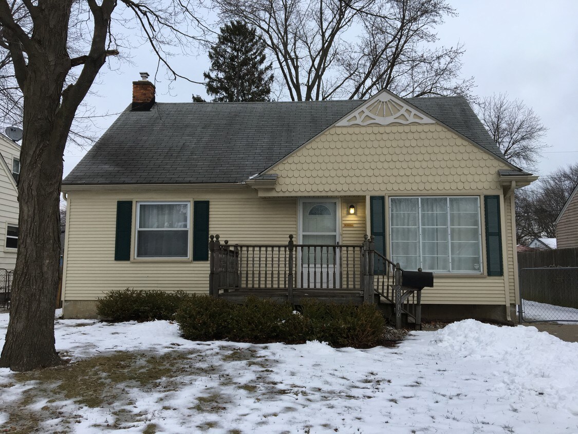 Primary Photo - 28716 Fairfax St