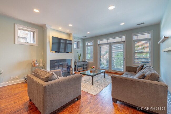 Foto del edificio - 3543 N Southport Ave