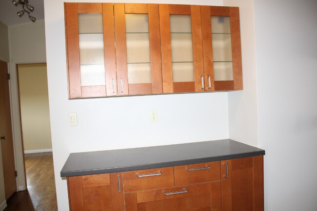 Foto del edificio - 359 N Eton St