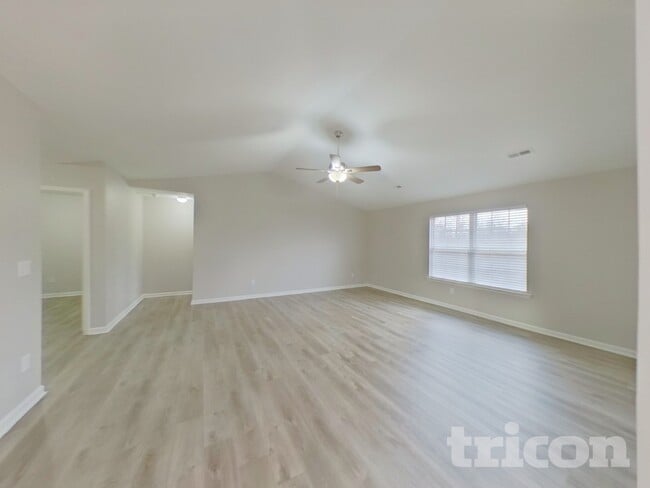 Building Photo - 427 Lynnell Way