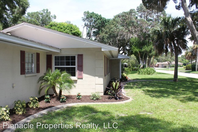 Building Photo - 4 br, 2 bath House - 2012 5th St. W.