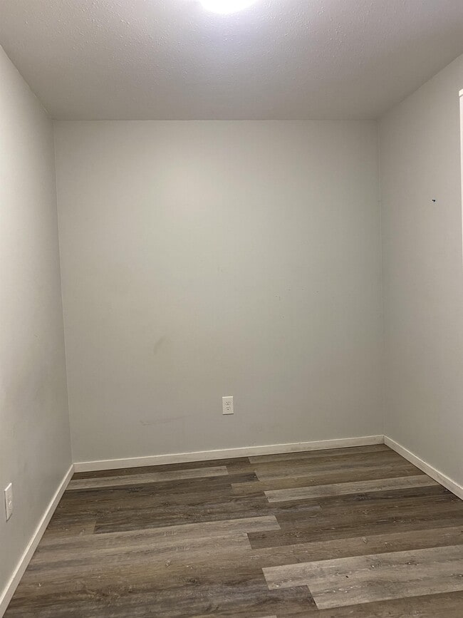 Building Photo - 2990 10th Ave