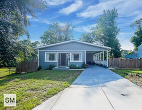 Building Photo - 9615 51st Pl