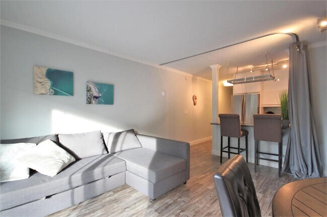 Foto del edificio - 650 Alamo Ct