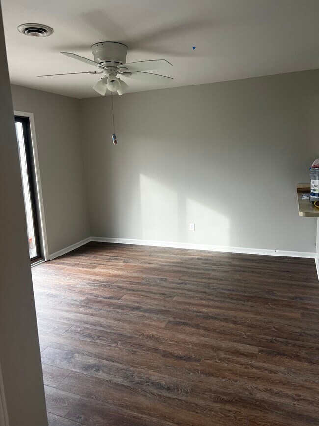 Building Photo - 106 N Menominee Dr
