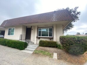 Building Photo - 2653 Phipps Ave