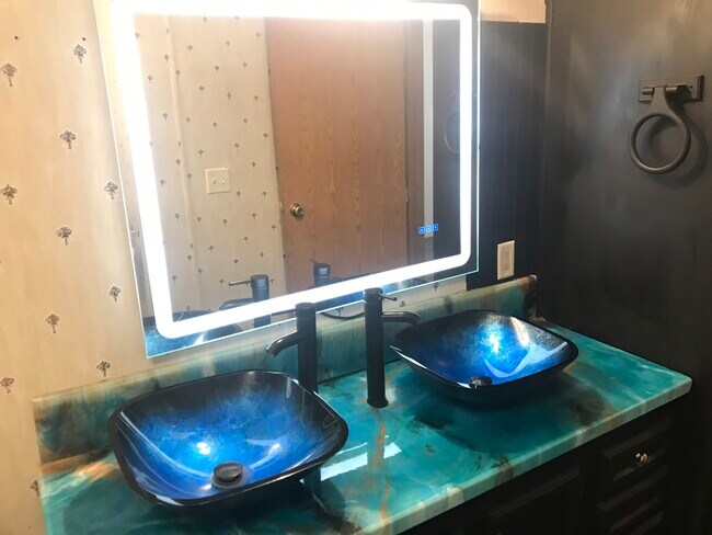 Foto del edificio - 2216 N Garnet Ave