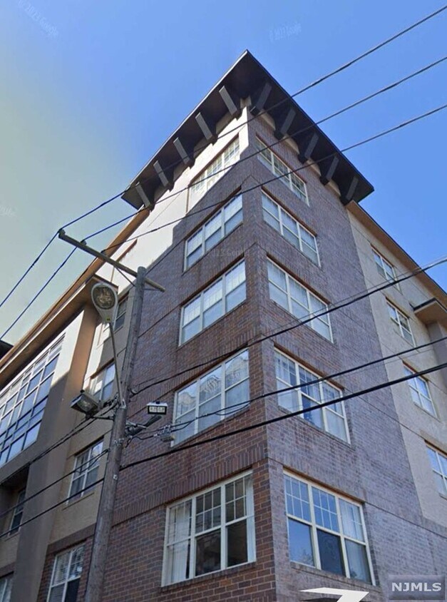 Primary Photo - 4401 Park Ave