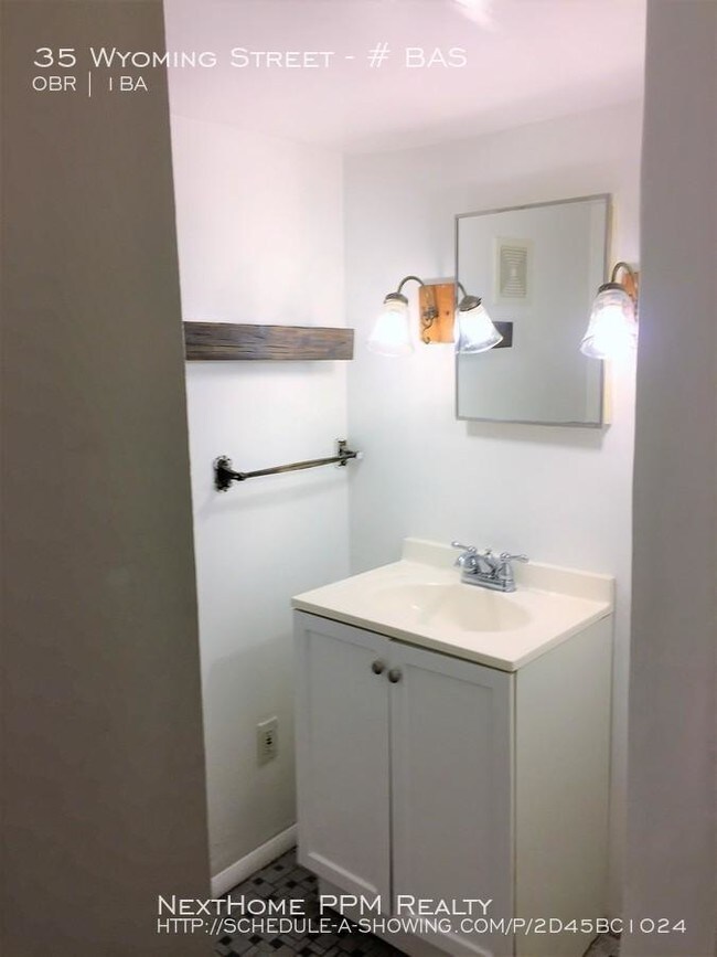 Building Photo - bedroom in Pittsburgh PA 15211