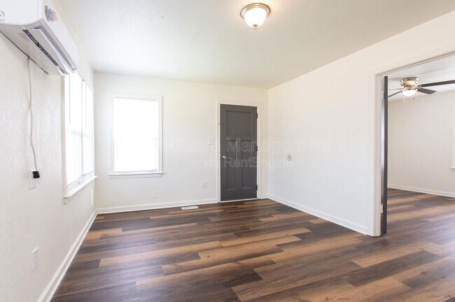 Foto del edificio - 1301 E Mount Vernon St