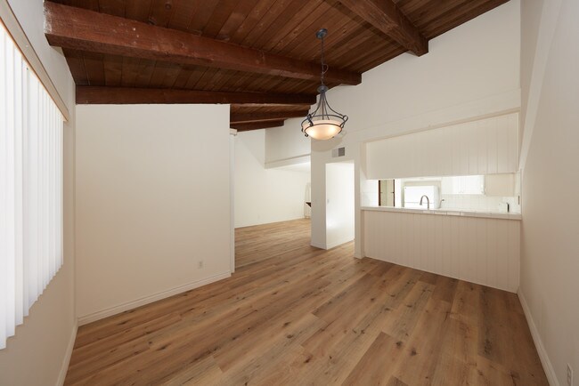 Foto del edificio - 11685 Montana Ave