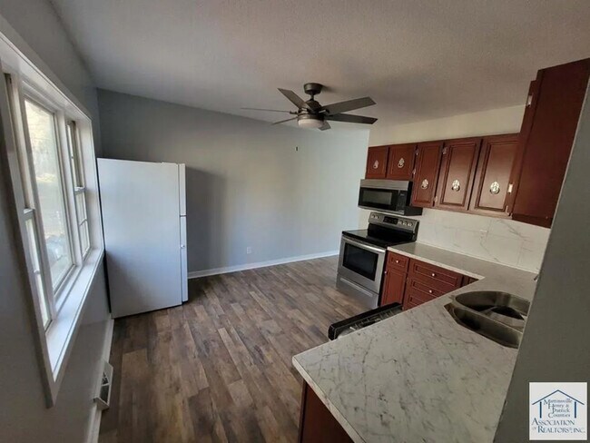 Foto del edificio - 122 Pony Pl