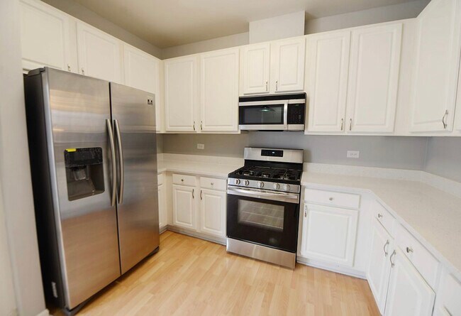 Building Photo - 192 Lucerne Ct