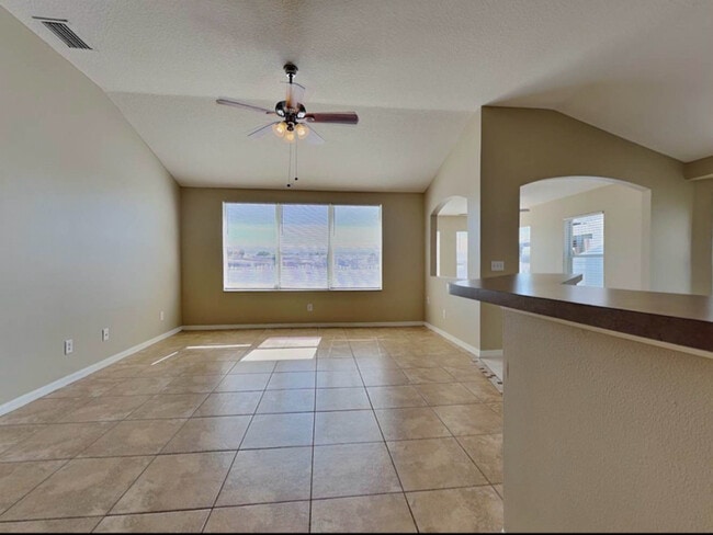 Foto del edificio - 8414 Canterbury Lake Blvd