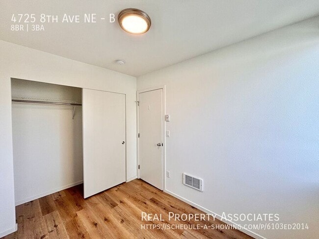 Building Photo - 4725 8th Ave NE