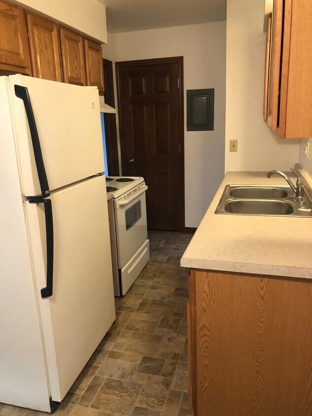 Primary Photo - 1051 Denton St