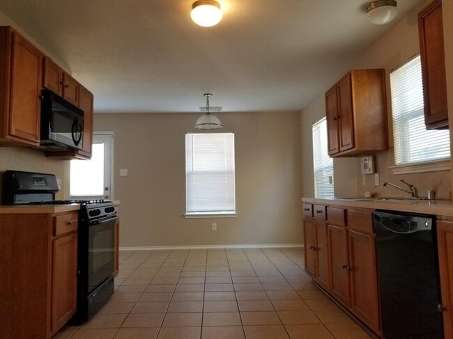 Building Photo - 14343 Hillard Green Ln