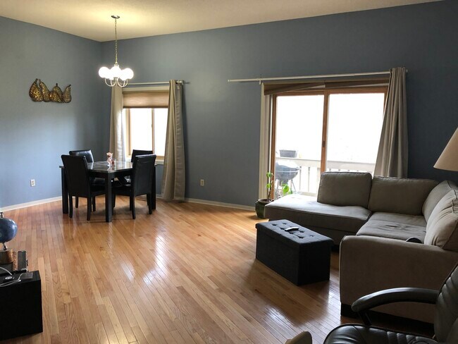 Foto del edificio - 219 Twin Lakes Rd
