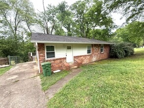 Building Photo - 3319 Willow Ln Dr