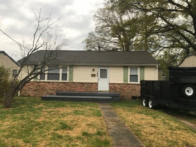 Building Photo - 3509 Winchester Dr
