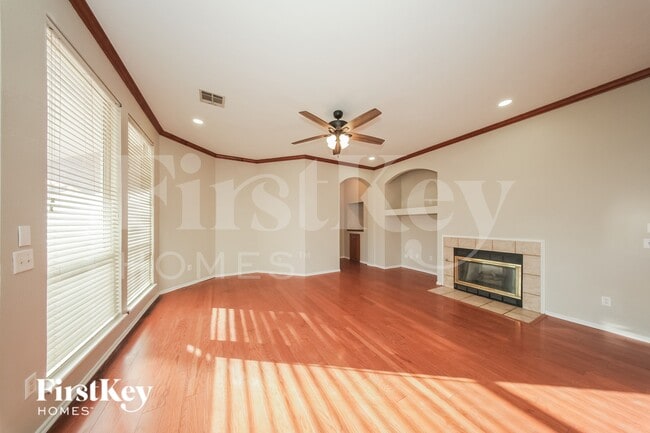 Building Photo - 12533 Youngs Pl