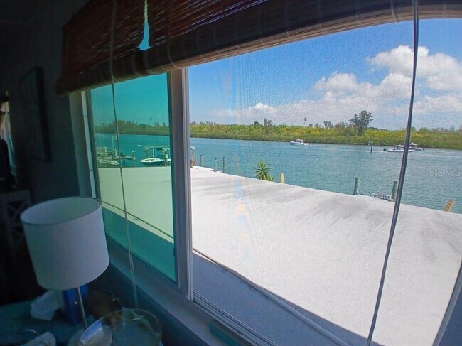 Foto del edificio - 18213 Gulf Blvd