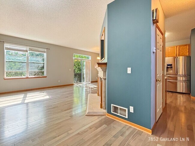 Foto del edificio - 7852 Garland Ln N