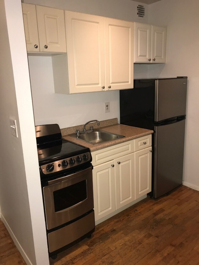 Building Photo - 312 East 30th Street
