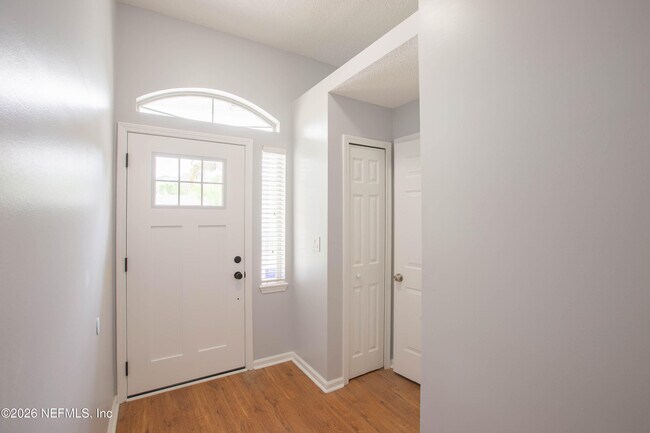 Foto del edificio - 1145 Creeks Ridge Rd