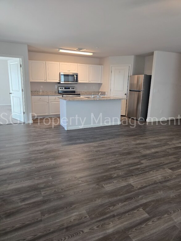 Foto del edificio - Gorgeous home ready for move in