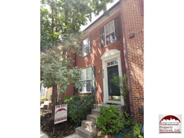 Foto principal - Price Reduction! Luxury Townhome!