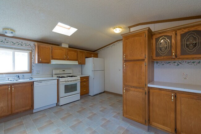 Building Photo - 443 Valley View Ln