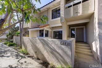 Building Photo - 2462 Fairbrook Way