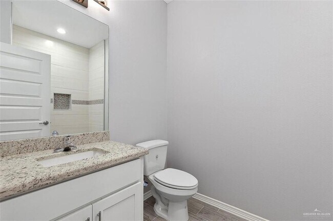 Foto del edificio - 2104 Redbud Ln