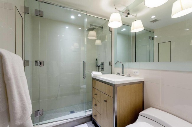 Foto del edificio - 393 West End Ave