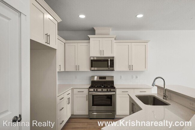 Building Photo - 3 br, 2.5 bath House - 2813 South Magnolia...