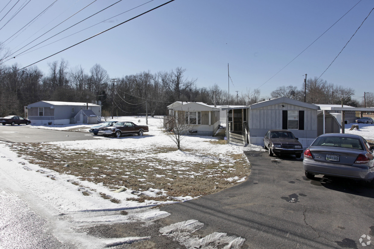 Building Photo - 507 Swinging Bridge Rd