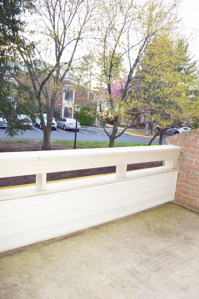 Foto del edificio - 9745 Lake Shore Dr