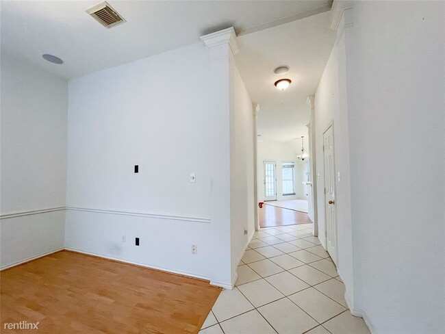 Building Photo - 3 br, 2 bath House - 1507 Rogers Lake Lane