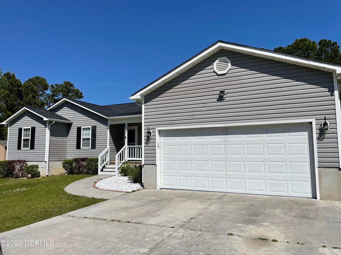 122 Villa Park Dr, Hubert, NC 28539 House Rental in Hubert, NC