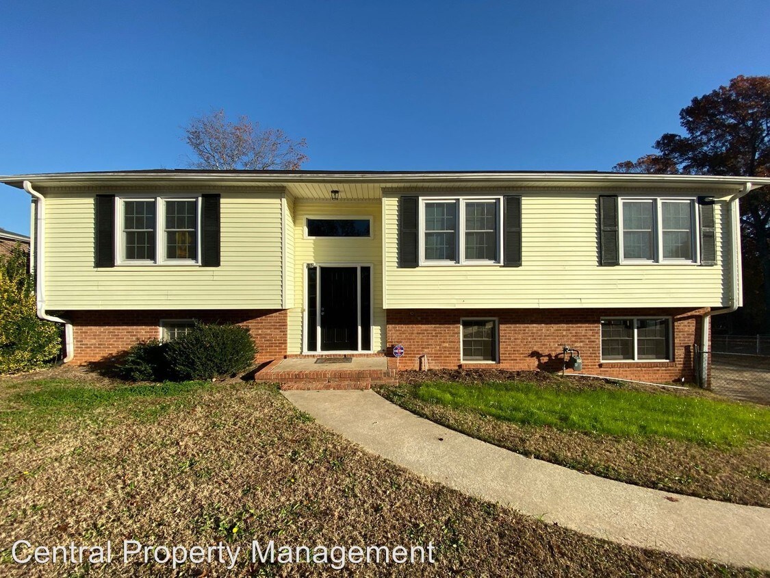 Primary Photo - 4 br, 3 bath House - 610 E Butler Rd