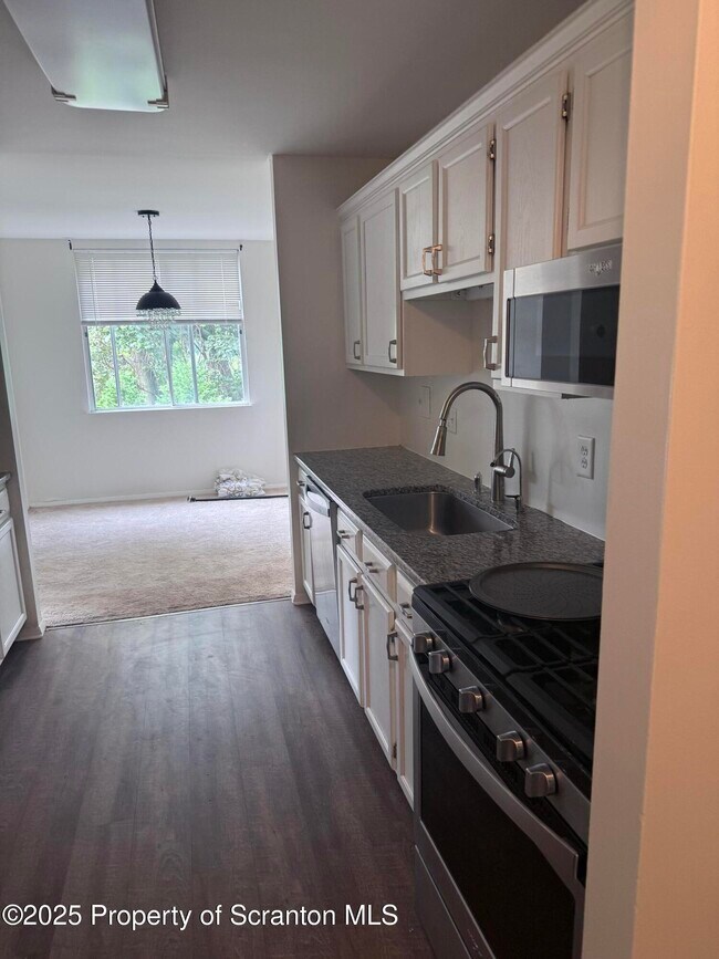 Foto del edificio - 1506 Summit Pointe