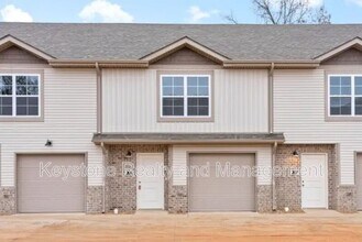 Building Photo - 940 Britton Springs Rd