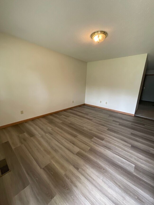 Foto del edificio - 404 E Adams St