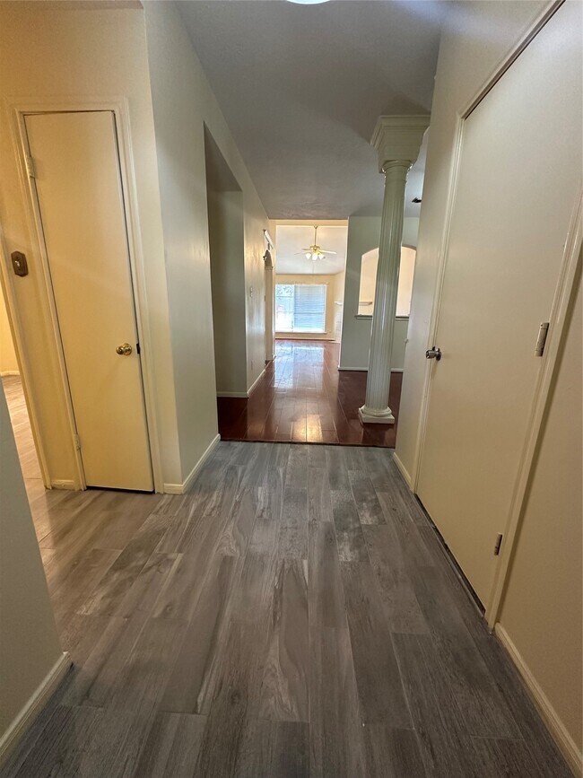Foto del edificio - 5418 Baslow Dr